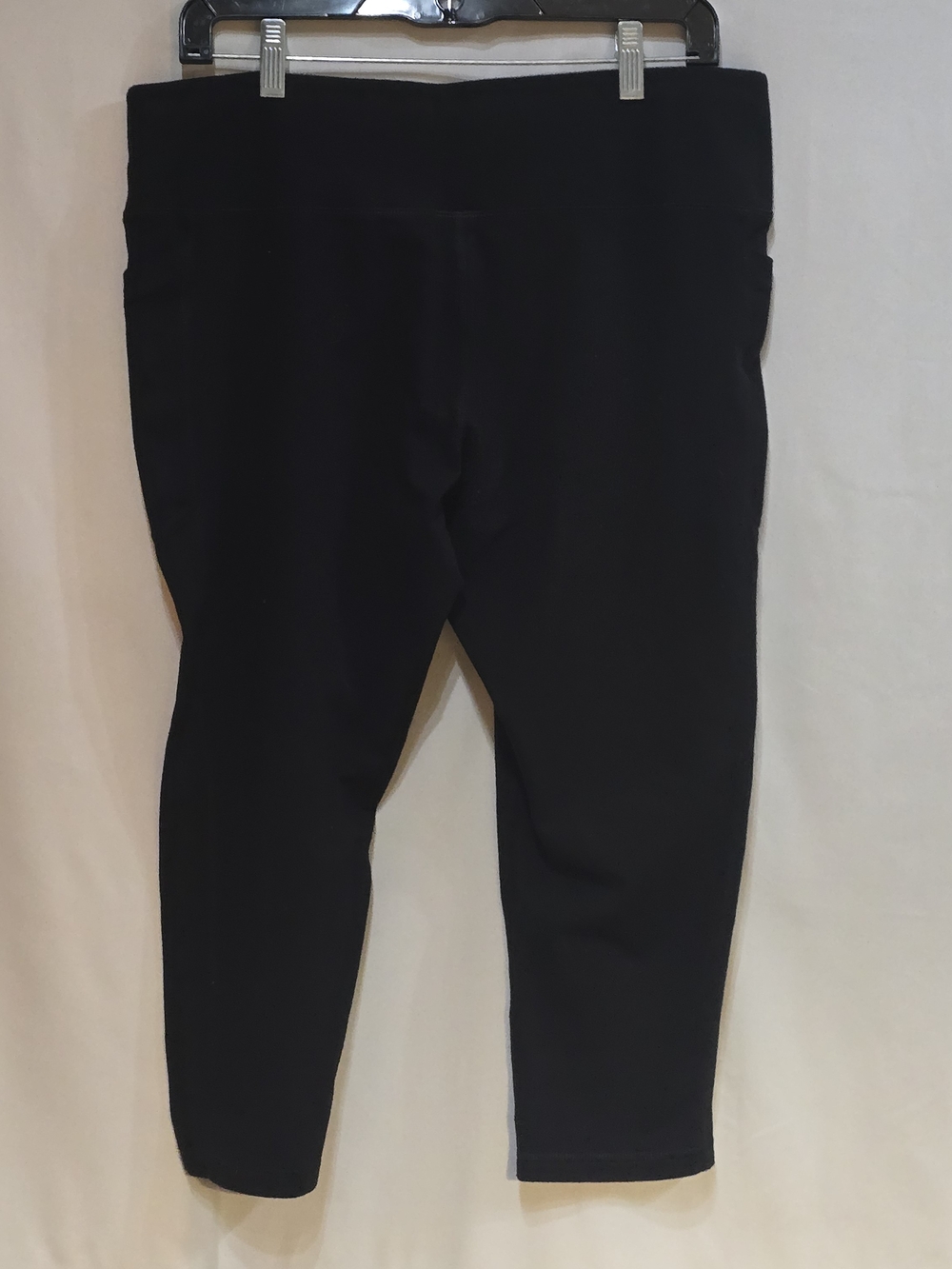 Athletic Works Black Capri Leggings/Yoga Pants High-Rise Tummy-Control Waist XL - Picture 3 of 6